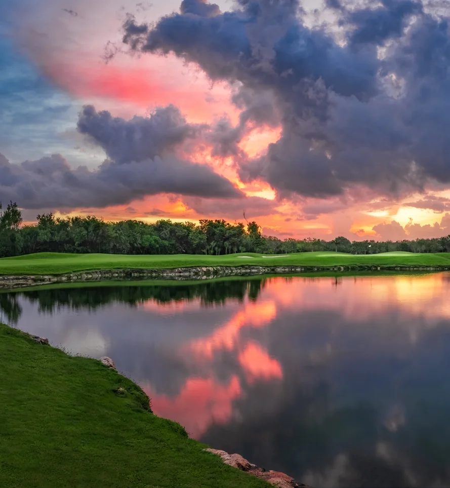 Las Flores golf course lake at sunset